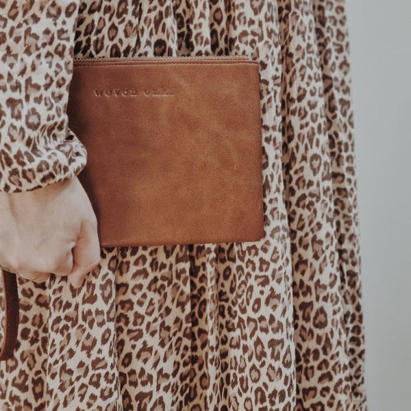 EXAMPLE OF HOW TO STYLE VEGAN LEATHER CLUTCH